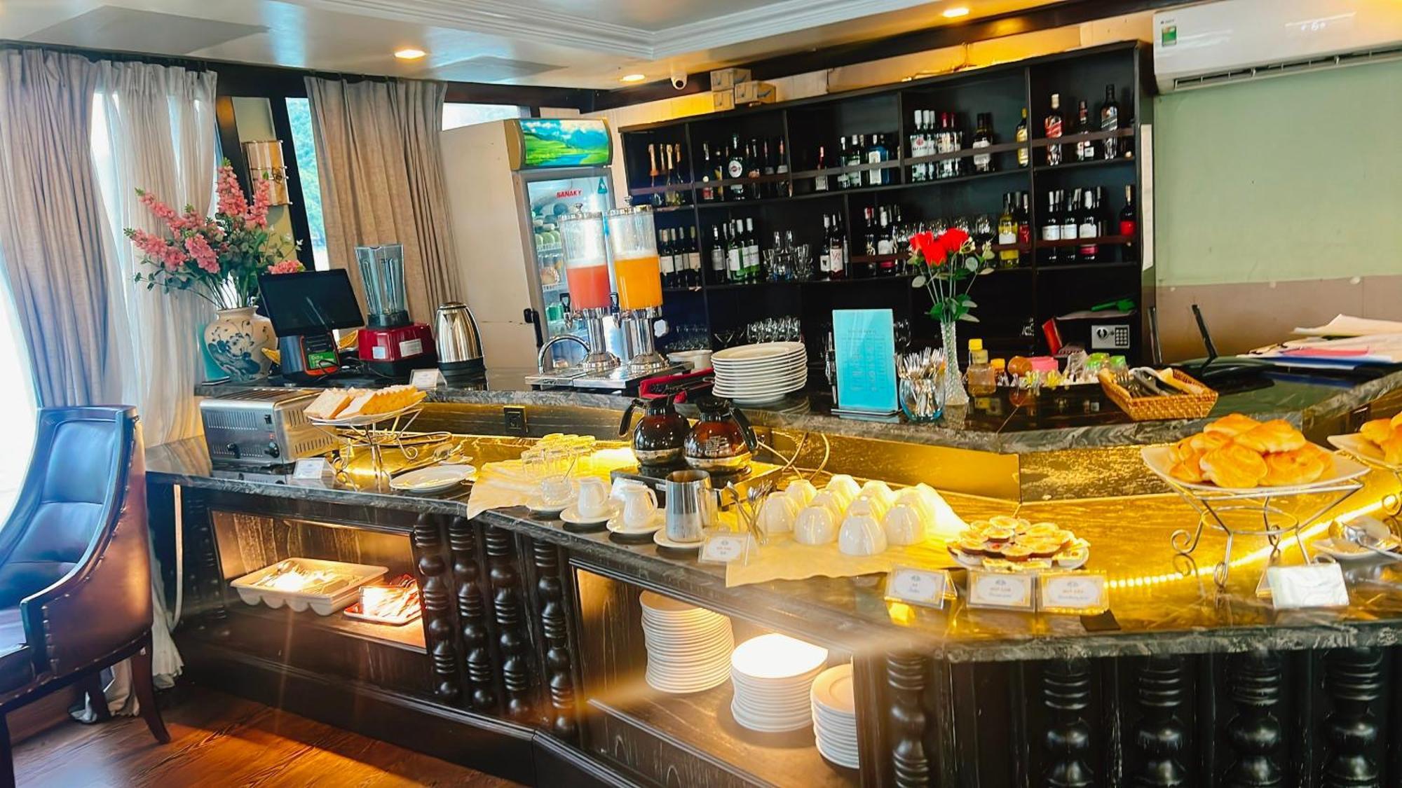 Lotus Elegance Cruise Hotel Hạ Long Ngoại thất bức ảnh
