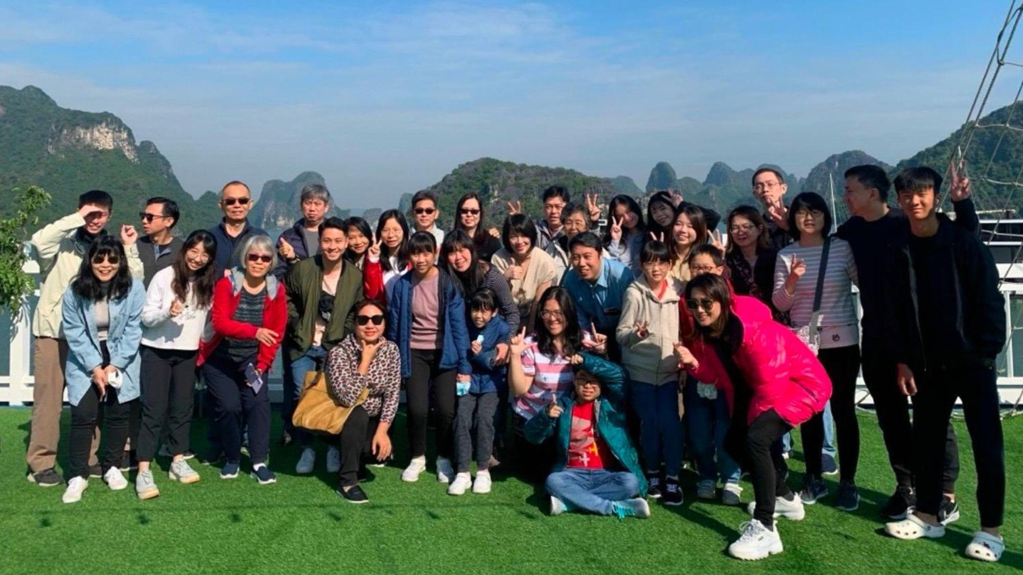 Lotus Elegance Cruise Hotel Hạ Long Ngoại thất bức ảnh