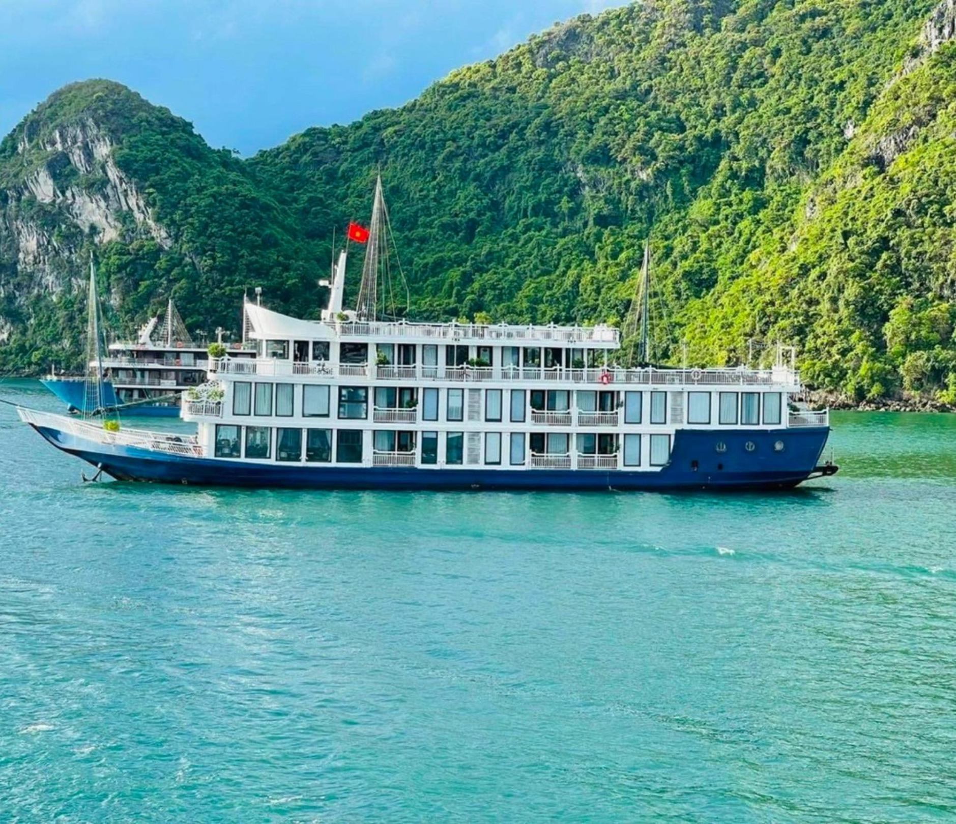 Lotus Elegance Cruise Hotel Hạ Long Ngoại thất bức ảnh